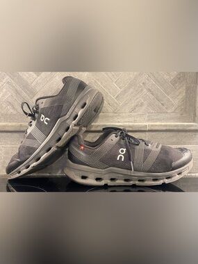 On Cloud Cloudgo Men’s 10.5 EUC